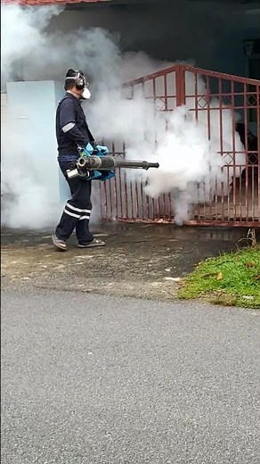 killing mosquitoes fogging machine #viral #trending #smokey #foggingmachine #shortvideo