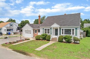 7 Brookline St, Goffstown, NH 03102 - MLS 4961129 - Coldwell Banker