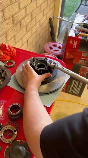 Install the front hubs on a RODEO #shorts
