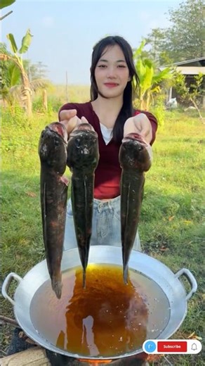 Thử Chiên 3 Con Cá Vào Chảo Dầu Đang Sôi 🔥😱#shorts #mukbang #food