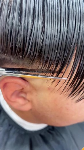 Expert Haircut Techniques at Barberhaus