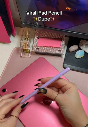 This iPad pencil is so cute!! 💗💅Also fast charging, palm rejection, tilt sensitivity not to mention so many pretty colors to choose from🤩🥰#styluspen #tiktokshopelectronics #ipadpencil #digitalart #studytools