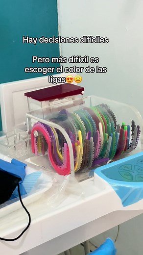 QUE COLOR ESCOGERIAN? 😩😍😩#fyp #fypp #brackets #metalicos #liga #cambiodeligas #ortodoncia #dentist #colors #ayuda