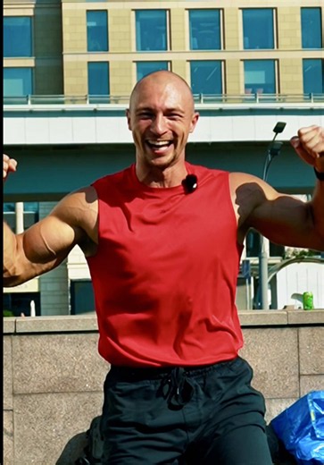 Какую максимальную высоту я перелечу сальтом от стены?💪😜 ТГ: KolesnikovKirya 🧡 #кириллколесников #спорт #паркур #экстрим #челлендж