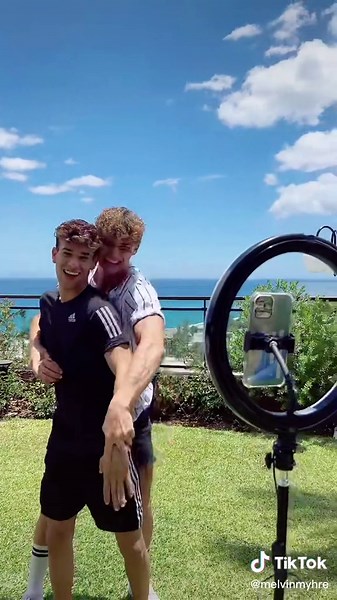 Like if you wanna see the results 😂🤟 #foryou #foryoupage #fyp #dance #dancetok #gay #couple #cute #bts #blooper #behindthescenes @ang3ll.garciaa