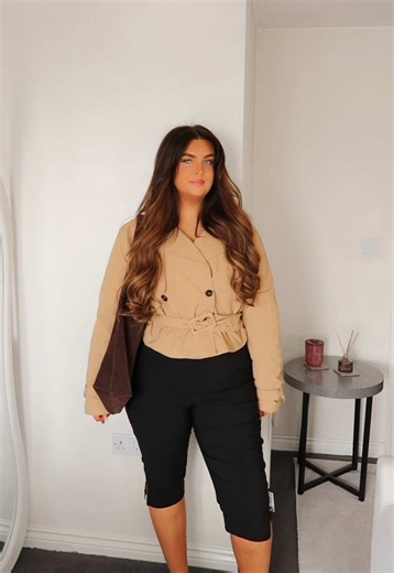 Capri Pants: Midsize Fashion Trends for 2026