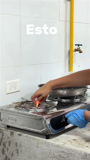 Y este fue el último paso después de cocinar en el comedor municipal 💫 alimentar el biodigestor, donde aprovechamos los residuos orgánicos para transformarlos y evitar que se conviertan en desperdicio. ♻️✨ @alcaldiasanmiguelito