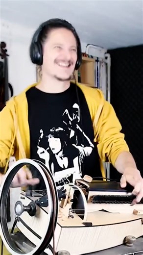 This talented musician's sewing machine instrument is sew creative! 🧵🎶 | UNILAD Sound