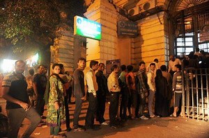 21K views · 325 reactions | DMK manifesto: Party promises compensation to victims of demonetisation | Track #ElectionsWithET: https://goo.gl/hHu47x | The Economic Times | Facebook