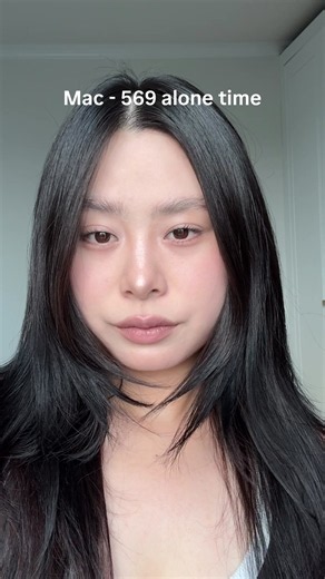 Alone Time MAC Lipstick: review of MAC 569 Alone Time