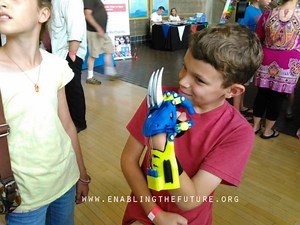 3DxReplica – Cool 3D-printed Wolverine Claws make children’s prosthetics super awesome #maketheworld #3DxEntertainment #3DThursday #3DPrinting