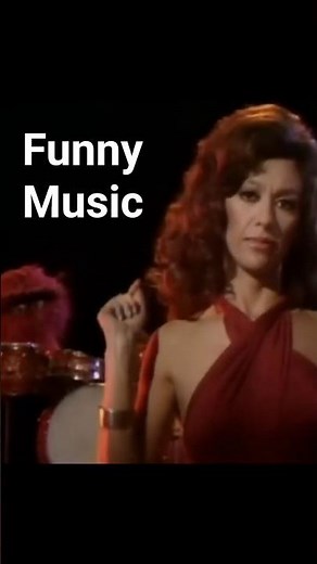 Rita Moreno vs Animal - Fever 😂🥁 #FunnyMusic #MusicLegends #MuppetChaos