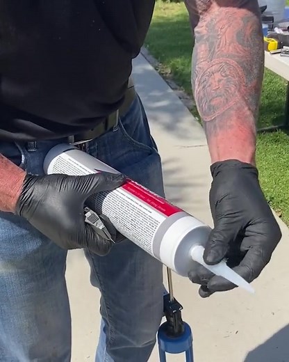 Rapid Set Self-Leveling Sealant was used to fill the expansion joints and cracks on the driveway to prevent air, debris, and moisture from getting into the joints. This will aesthetically improve the driveway and will make it easier to clean and maintain. Self-Leveling Sealant is long-lasting, provides excellent adhesion, and outlasts all traditional sealants. | CTS Cement Mfg Corp | Rapid Set