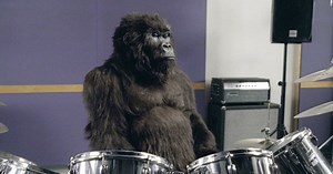 The Best Examples of TV Advertising - Fall Off The Wall