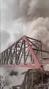 SEMERU MIT HEIßEN LAHAREN! - 23.11.2025 #news #breakingnews #indonesia #semeru #volcano