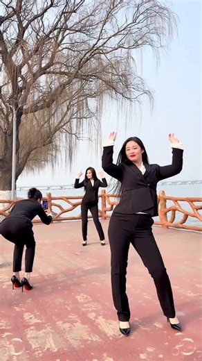 Unboxing the Latest Tech Gadget: Is It Worth the Hype