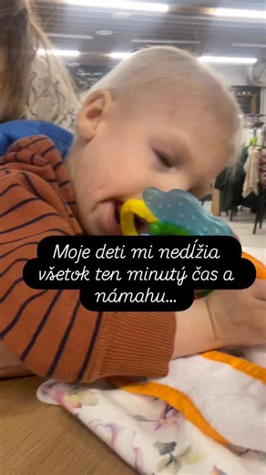 Uvedomenie tohto mi zmenilo život, môj prístup k výchove, s deťom, ale aj manželovi. Cítim sa zrazu slobodná, necítim neustále toľký pocit stresu kvôli budúcnosti, ktorú aj tak nikto nemá úplne v rukách. Ale musím si to pripomínať pravidelne. Keď ma zas ovládnu podvedomé pocity strachu typu: čo z neho vyrastie, 1 pohľad na Timiho ma vráti späť a uvedomím si, že jediné, čo mám v rukách je táto chvíľa a to, či ju zvládnem s láskou alebo nie. Jasné, že nie vždy sa to darí, ale celý náš život je výr