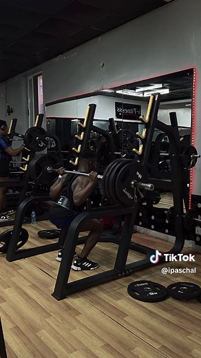 ##backsquat #legworkout #lowerbodyworkout #legday