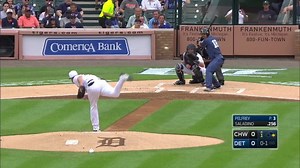 Mike Pelfrey Foul to Tyler Saladino