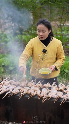 Cooking Experts (1M🧿) on Instagram: "Big Frogs🐸🐸Cooking Recipe👩‍🍳.🤮🤯🤢‼️⁉️ . #explorepage #shorts #featured #reels #instagood #viral #eating #cooking #viralreelsシ #reelsviralシ #reelvideo #delicious #recipe #fyp #unitedstates #frog #seafoodlover #seafood #indonesia #foodstagram #foodporn #foodgasm #chiensefood #casino #russia #bali #unitedstates"