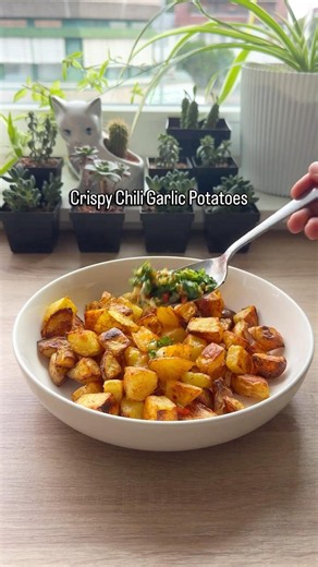 Crispy Chilli Garlic Potatoes ❤️ #easyrecipes #potato #snacks