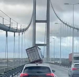 240K views · 892 reactions | Lorry almost tips over on Humber Bridge...