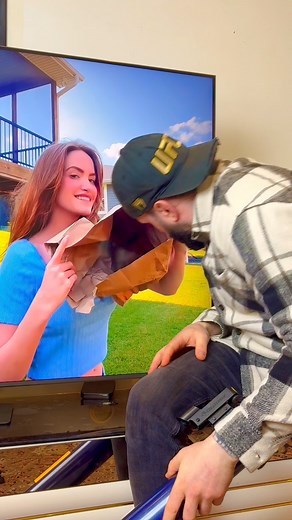 1.8M views · 9.2K reactions | Amazing magic 彩藍藍 #magic #comedy #funny #moments #laugh | Libanfit | Facebook