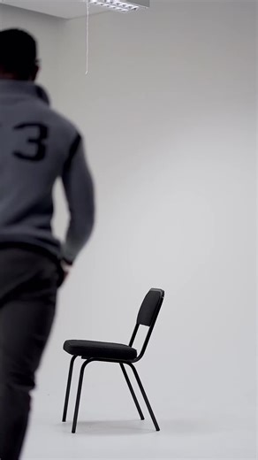 4 Creative Studio Poses for Stunning Photos