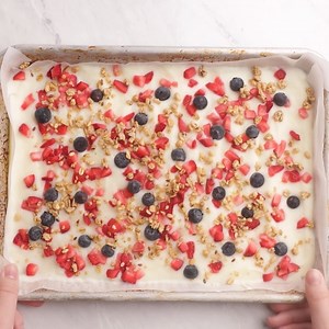 #Sponsored Here are 3 easy summer snacks made with Stonyfield Organic Yogurt. Find these recipes and more summer snacking tips: http://feelgoodfoodie.net/yogurt-snacks/ Kids are officially on summer break and are ready to have some fun! And I think their summertime snacks should be fun, too! I love to incorporate yogurt in snacking because it’s refreshing, nourishing, filling and so easy to customize to make sweet or savory snacks. | Feel Good Foodie