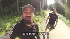 Visste du at våre nærmeste slektninger i naturen er flaggermus og pinnsvin, og at sopp kan gå? 🤔 Nylig tok biologen Rasmus Hansson seg en tur i naturen sammen med YouTube-kjendis Kong Halvor. Det ble en....minnerik tur! 😂 🍄 | Miljøpartiet De Grønne - MDG