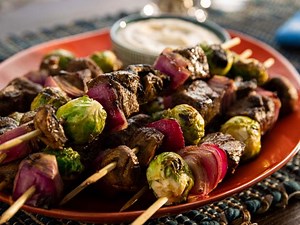 Steak and Veggie Skewers with Creamy Dipping Sauce