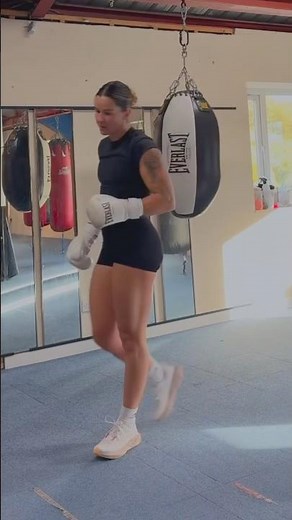 Terri Harper LIGHTS UP the Boxing Bag