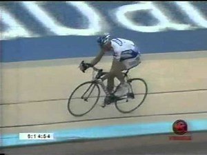 2009 Paris Roubaix - Live Final 18km - Tom Boonen wins 3rd PR