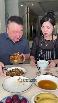 My stingy husband wants to eat alone again, so I'll let him go hungry.