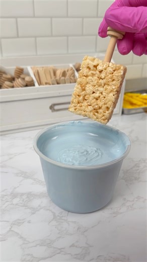 Rice Krispie treats for a Winnie-the-Pooh baby shower 🍯 • place in the freezer 10-15 minutes before dipping #babyshower #babyshowerideas #winniethepooh #winniethepoohbabyshower | Jessica Sotelo