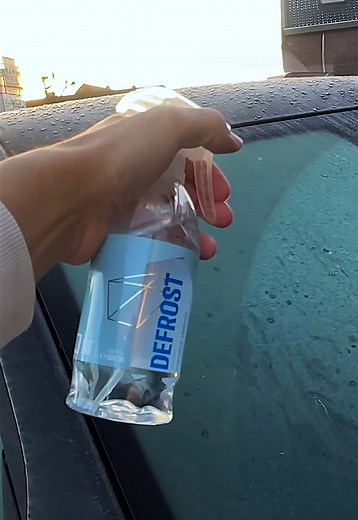 Gyeon DeFrost smelter frost og is på bare få sekunder! ❄️🤩 #autodude #gyeonized #bilpleje