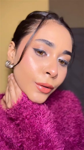 Easy silver eyemakeup tutorial *Beginner friendly* #silverglitter #eyemakeuptutorial