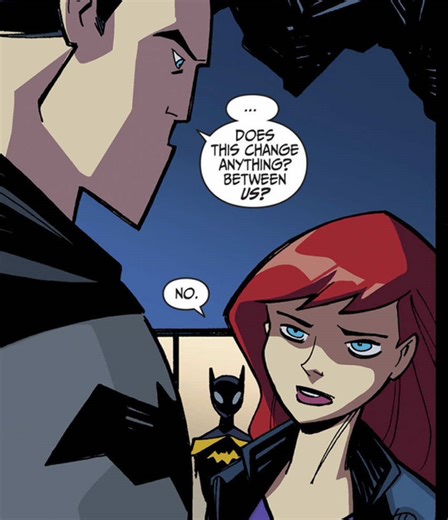 Batgirl gifs out she’s pregnant from Batman #batman #batgirl #robin #dc #comic