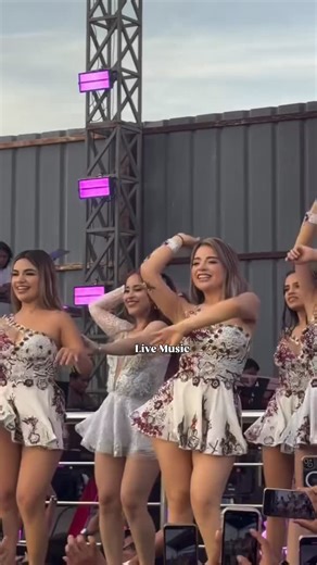 Live Music Publicidad on Instagram: "#parati #concierto #baile #cumbiaperuana #your"