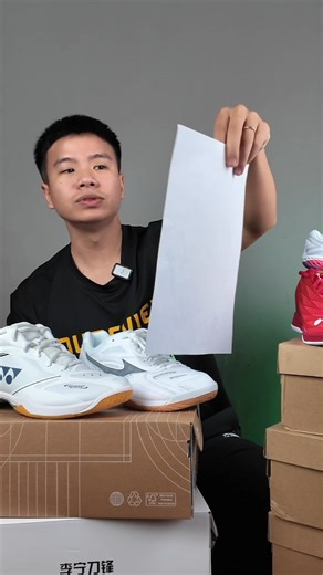 Hướng dẫn các bạn cách đo kích thước chân để chọn được size giầy đúng và chuẩn theo form chân của mình. | Quốc Việt Badminton