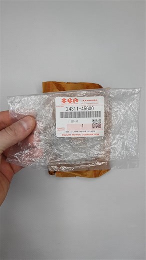 Мотомагазин | Мотозапчастини | Мотоекіпіровка | Моторозхідники on Instagram: "💯Шестерня 1-першої передачі SUZUKI 24311-45G00 SUZUKI LT-R450 QUAD RACER 🔥Оригінальні запчастини для Японської четвірки🔥 У нас в магазині ти можеш придбати оригінальні запчастини брендів: ✅Yamaha ✅Honda ✅Suzuki ✅Kawasaki та ін. Також тюнінг елементи на Японську четвірку та інших. З питань та замовлень у Direct/Viber #suzukimoto #suzukioem #suzuki #suzukiltr450"