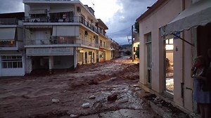 Inundații în Grecia. Româncă din Atena: Au fost distruse o grămadă de case, de magazine