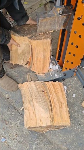 Vertical hydraulic wood splitter