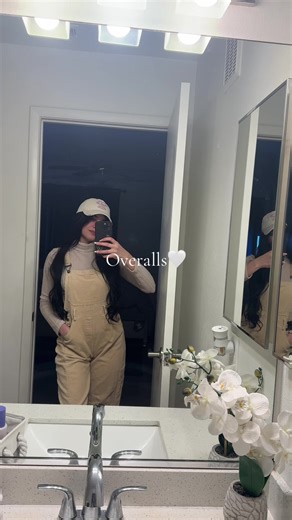 Corduroy overalls @Molitree #molitree #molitreeoveralls #overalls #overallsoutfits #outfi