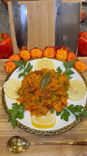 6.6K views · 64 reactions | One-Pan Chicken & Chorizo Paella菱 In...