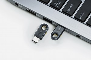 PKI-Supported CMS for Yubikey