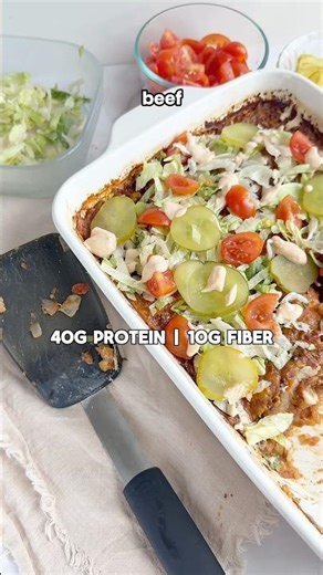 Cheeseburger vibes 🍔 but as healthy casserole. Full recipe under “easy dinners”.