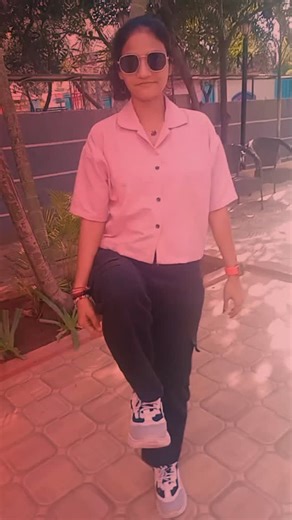 hasini _artist _official 💞❤️🥰📍💃 on Instagram: "Goon goon raja 💫👑#trending🔥 #foksong♥️😍♥️ #fokdance❤️......."