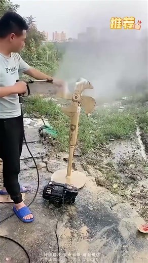 This car wash machine features multiple water pressure settings to meet various cleaning needs.