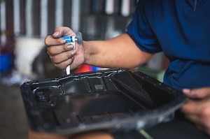 Oil Pan Gasket Replacement Cost: 2025 Price Comparison